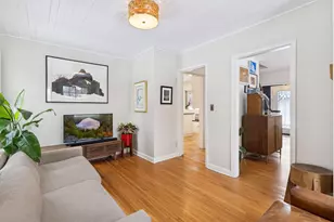 4017 Shoreline Dr, Robbinsdale, MN 55422 - Photo 10