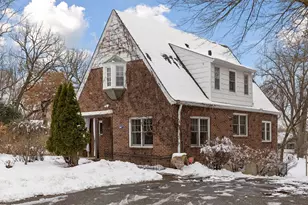 4017 Shoreline Dr, Robbinsdale, MN 55422 - Photo 2