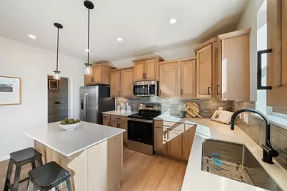 1005 Annagaire Curve, Rosemount, MN 55068 - Photo 2