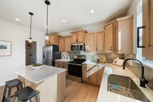 1005 Annagaire Curv, Rosemount, MN 55068 - Photo 2