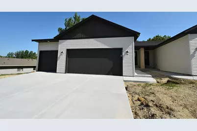 2031 20th Street E, Zumbrota, MN 55992 - Photo 2