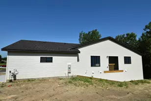 2049 20th Street E, Zumbrota, MN 55992 - Photo 4