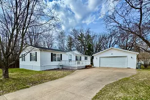 460 1st St E, Milaca, MN 56353 - Photo 1