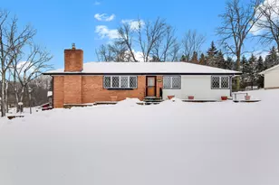 1372 Upper 55th St E, Inver Grove Heights, MN 55077 - Photo 2