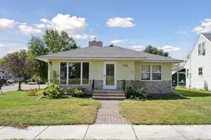 612 S 11th St, Olivia, MN 56277 - Photo 4