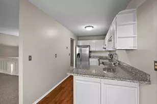 8434 W 97th St, Bloomington, MN 55438 - Photo 12