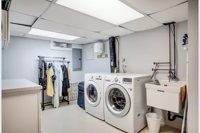 2450 W 24th Street, Minneapolis, MN 55405 - Photo 50