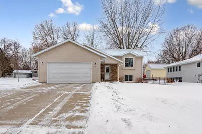 225 19th Street NE, Owatonna, MN 55060 - Photo 2