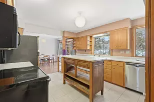 1015 W Maple St, River Falls, WI 54022 - Photo 8