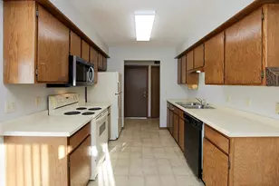 555 Graham St SW, Hutchinson, MN 55350 - Photo 10