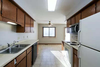 555 Graham Street SW, Hutchinson, MN 55350 - Photo 10