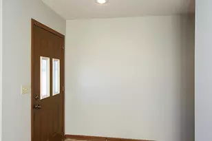 555 Graham St SW, Hutchinson, MN 55350 - Photo 6