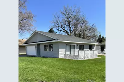 555 Graham Street SW, Hutchinson, MN 55350 - Photo 2