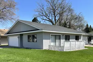 555 Graham St SW, Hutchinson, MN 55350 - Photo 2