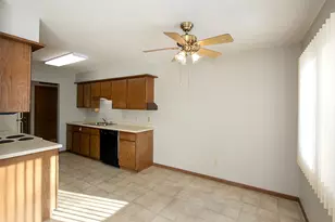 555 Graham St SW, Hutchinson, MN 55350 - Photo 8