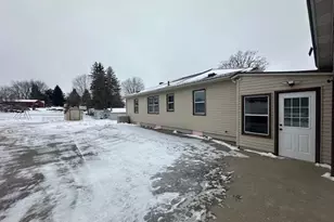 515 S Division Ave, Spring Grove, MN 55974 - Photo 8