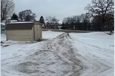 515 S Division Avenue, Spring Grove, MN 55974 - Photo 4