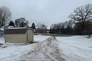 515 S Division Ave, Spring Grove, MN 55974 - Photo 4