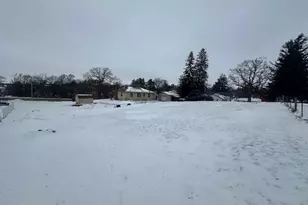 515 S Division Ave, Spring Grove, MN 55974 - Photo 10