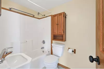 307 W 5th Street, Chaska, MN 55318 - Photo 10