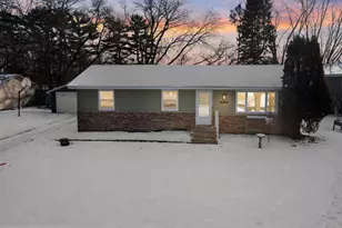 3634 Arcade St N, Vadnais Heights, MN 55127 - Photo 1