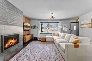 3634 Arcade St N, Vadnais Heights, MN 55127 - Photo 8