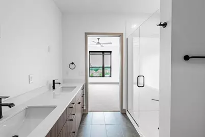 640 Wisconsin Avenue N #638, Golden Valley, MN 55427 - Photo 8