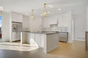 320 Laurel Curve, Golden Valley, MN 55426 - Photo 6