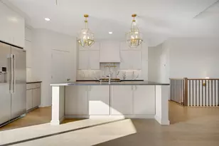 320 Laurel Curve, Golden Valley, MN 55426 - Photo 4