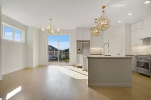 320 Laurel Curve, Golden Valley, MN 55426 - Photo 8