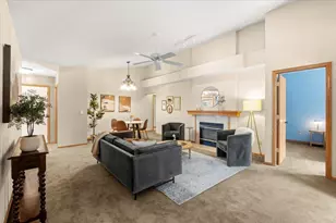 535 Lovell Ave, Roseville, MN 55113 - Photo 4