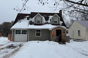 210 Court Ave N, Sandstone, MN 55072 - Photo 1