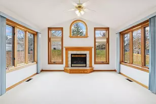 6109 Creekview Ln N, Brooklyn Park, MN 55443 - Photo 2