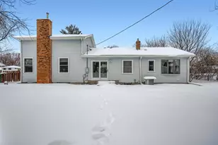 2922 Simpson St, Roseville, MN 55113 - Photo 4