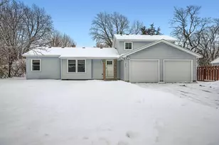 2922 Simpson St, Roseville, MN 55113 - Photo 1