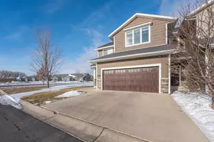 612 Tranquility Trail, Mankato, MN 56001 - Photo 2