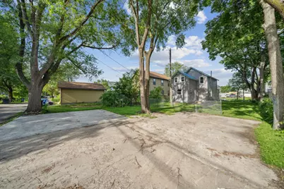 2433 16th Avenue S, Minneapolis, MN 55404 - Photo 2