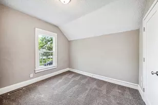 2433 16th Ave S, Minneapolis, MN 55404 - Photo 4