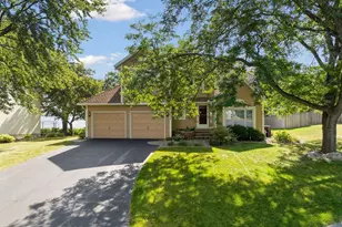 15637 91st Ave N, Maple Grove, MN 55369 - Photo 2