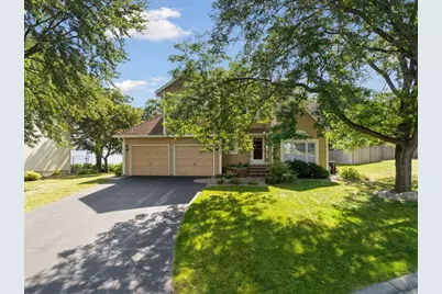 15637 91st Avenue N, Maple Grove, MN 55369 - Photo 2