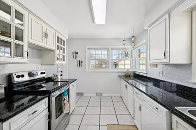 1717 Yorkshire Avenue, Saint Paul, MN 55116 - Photo 8