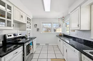 1717 Yorkshire Ave, Saint Paul, MN 55116 - Photo 8