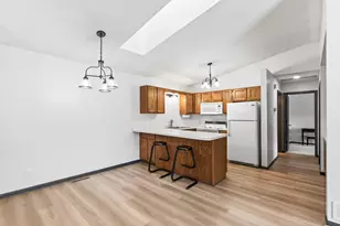 14025 44th Pl N, Plymouth, MN 55446 - Photo 14