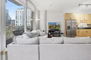 215 10th Ave S, Minneapolis, MN 55415 - Photo 4