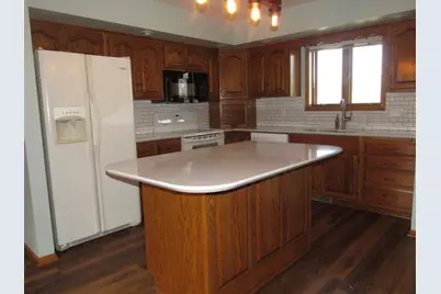 1621 Oakwood Drive, Worthington, MN 56187 - Photo 2