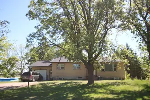 106 Roosevelt St SW, Staples, MN 56479 - Photo 1