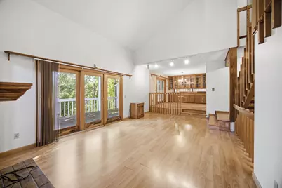 8031 Tierneys Woods Curve, Bloomington, MN 55438 - Photo 10