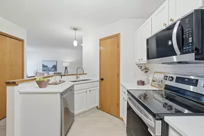 2037 Gresham Avenue N, Oakdale, MN 55128 - Photo 12