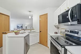 2037 Gresham Ave N, Oakdale, MN 55128 - Photo 12