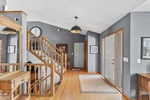 8699 Mary Jane Cir, Chanhassen, MN 55317 - Photo 4